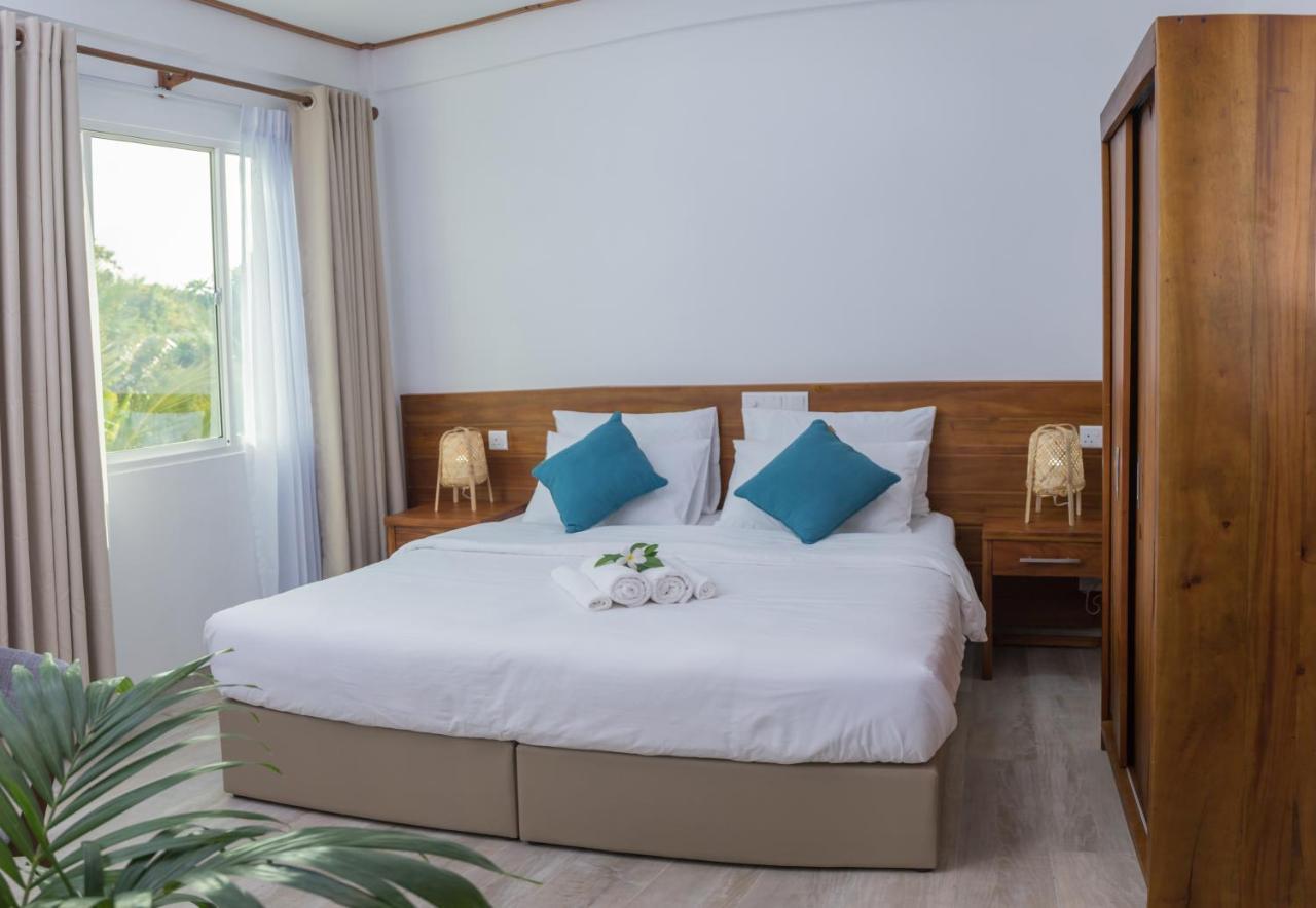 Nihaali Maldives Hotel Kudarikilu Exterior photo